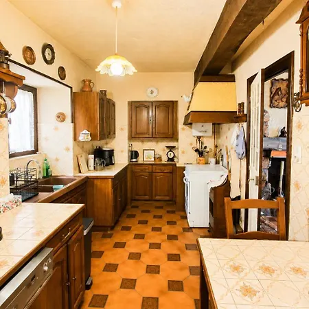 Maison Niclade بيت للعطل